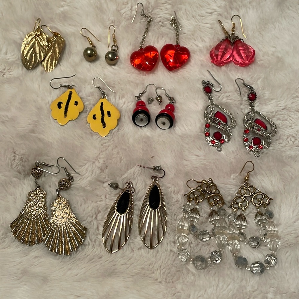 10 pairs of pierced earrings